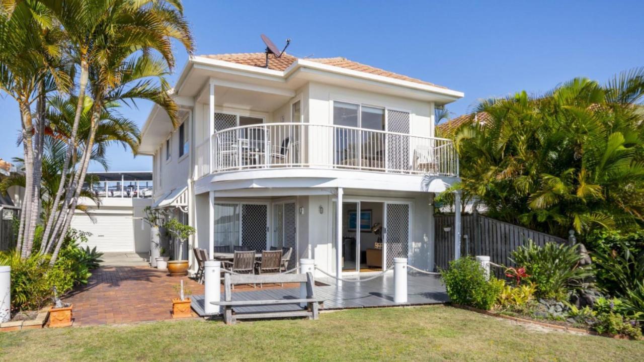 Picturesque Water Views Holiday home *