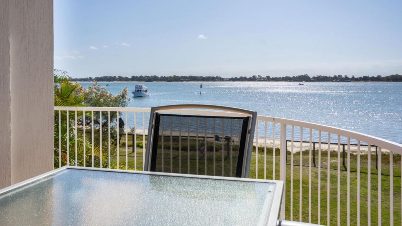 Holiday home Picturesque Water Views Sandstone Point